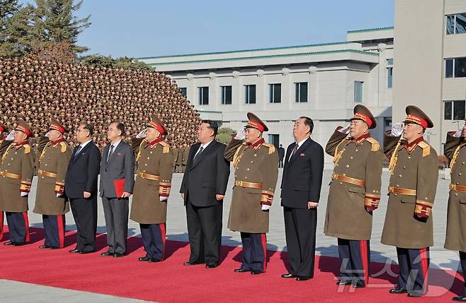 (평양 노동신문=뉴스1) = 북한 노동당 기관지 노동신문은 19일 김정은 당 총비서가 '국가안전보위기관창립 80돐(주년)을 맞아 지난 18일 국가보위성을 방문했다고 보도했다. [국내에서만 사용가능. 재배포 금지. DB 금지. For Use Only in the Republic of Korea. Redistribution Prohibited] rodongphoto@news1.kr