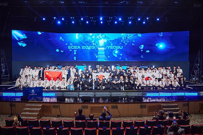 2023 한·중·일 e스포츠 대회에 나섰던 한·중·일 e스포츠 선수단. 사진 | 한국e스포츠협회
