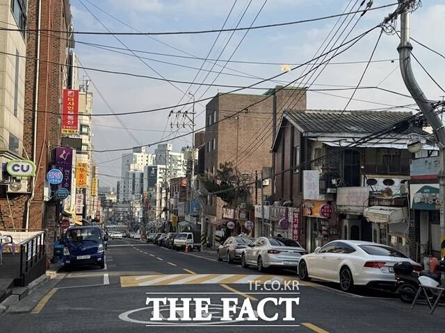 한남4구역 재개발사업은 서울 용산구 보광동 360번지 일원에 지하 7층~지상 20층, 35개 동, 2360가구 규모의 아파트를 조성하는 사업으로 '강북권 재개발 최대어'로 꼽힌다. 사진은 한남4구역 일대. /황준익 기자