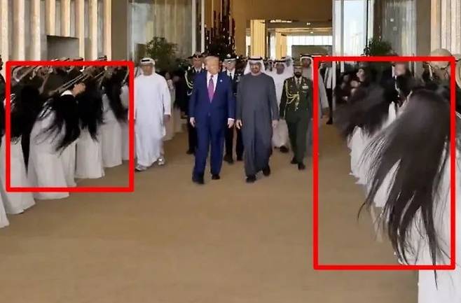 지난 5월 15일(현지시간) 미국 대통령으로는 17년 만에 아랍에미리트(UAE)를 방문한 도널드 트럼프 대통령이 아부다비에서 셰이크 무함마드 빈 자이드 알나하얀 UAE 대통령과 현지 소녀들의 환대를 받고 있다. 사진은 환영식에서 소복 차림의 소녀들이 전통 무용 ‘알 아이알라‘(Al-Ayyala)를 선보이는 모습. 2025.5.15 마고 마틴 백악관 커뮤니케이션 부국장 SNS 캡처