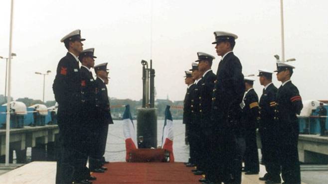 지난 1992년 10월 14일 독일 HDW 조선소에서 장보고함 인수식이 거행되고 있다. 해군 제공