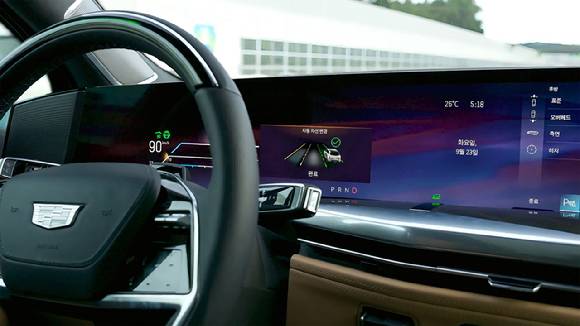 슈퍼크루즈 핸즈프리 주행 상태에서 자동 차선 변경이 완료된 모습. [사진=GM 한국사업장]