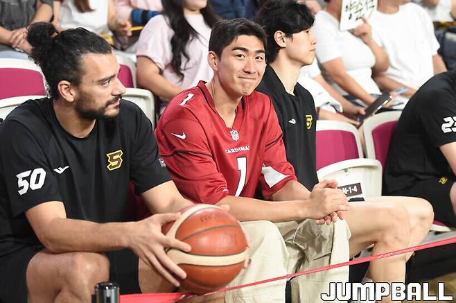 ▲ 양홍석(LG·가운데)