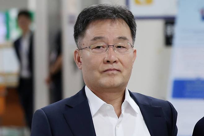 Kim Man-bae arrives at the Seoul Central District Court in Seocho District, southern Seoul, on Sept. 13, 2023. [NEWS1]