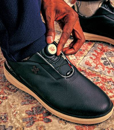 페인터골프가 깔롱골프와 협업한 골프화