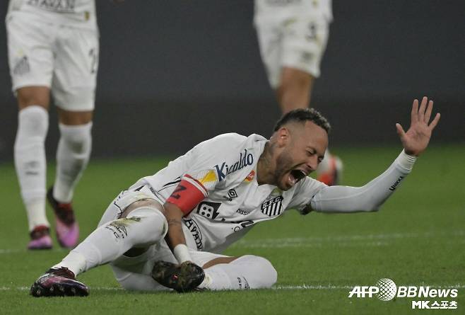 고통스러워 하는 네이마르. 사진=AFPBBNews=News1