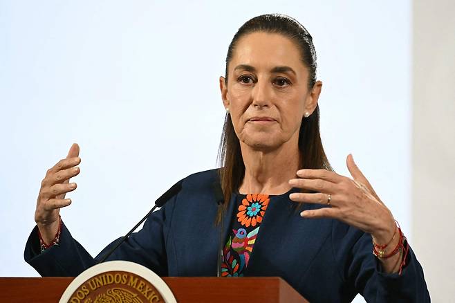 클라우디아 셰인바움 대통령은 지난 17일(현지시간) 정례 기자회견을 하는 모습. [AFP]