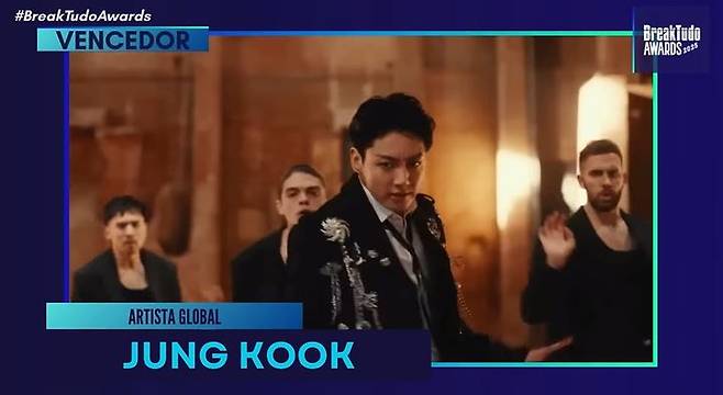 [서울=뉴시스] 그룹 '방탄소년단'(BTS) 정국이 라질 대중문화 시상식 '브레이크투도 어워즈 2025'(BreakTudo Awards 2025)에서 '글로벌 아티스트'로 선정됐다. (사진=브레이크투도 어워즈 2025 화면캡처) 2025.11.19. photo@newsis.com *재판매 및 DB 금지