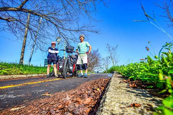 며칠간 빗속을 달리다 맑은날을 만나면 힘이 절반밖에 안든다.