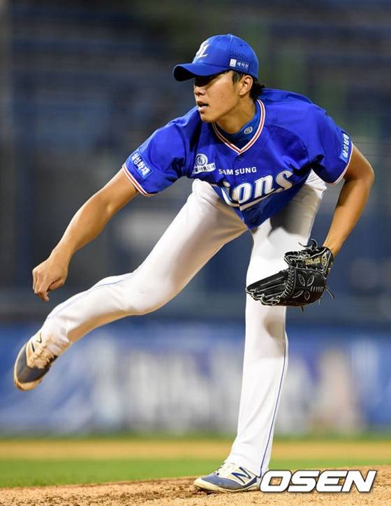 삼성 시절 최충연.