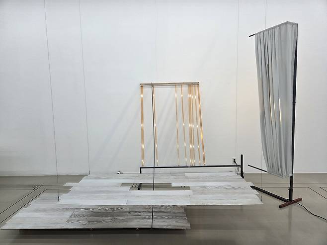 서희 작 '방랑하는 방' (서울=연합뉴스) 박의래 기자 = 19일 서울 종로구 아르코미술관에서 열린 아르코 예술창작실 작가전 '인 시투'(In Situ)에 설치된 서희 작가의 작품 '방랑하는 방'. laecorp@yna.co.kr