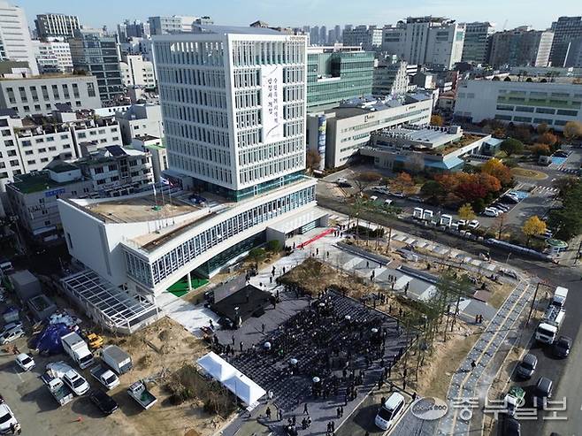 17일 개청한 수원시의회 신청사 전경. 김경민기자