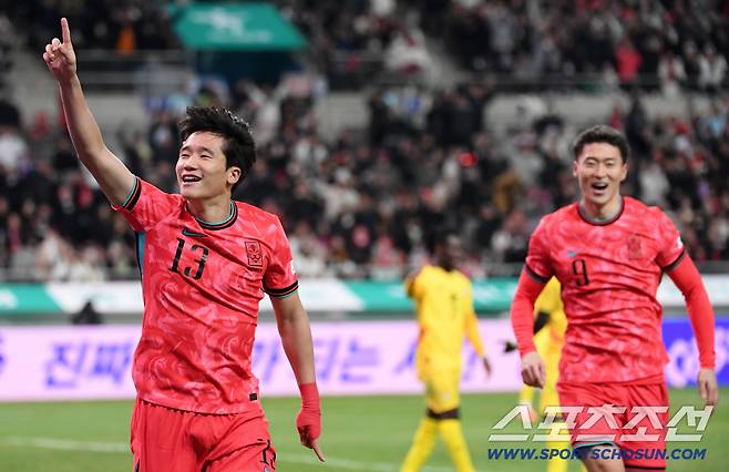 18일 서울월드컵경기장에서 열린 대한민국과 가나의 A매치 평가전. 이태석이 선취골을 넣은 뒤 환호하고 있다. 상암=박재만 기자 pjm@sportschosun.com/2025.11.18/
