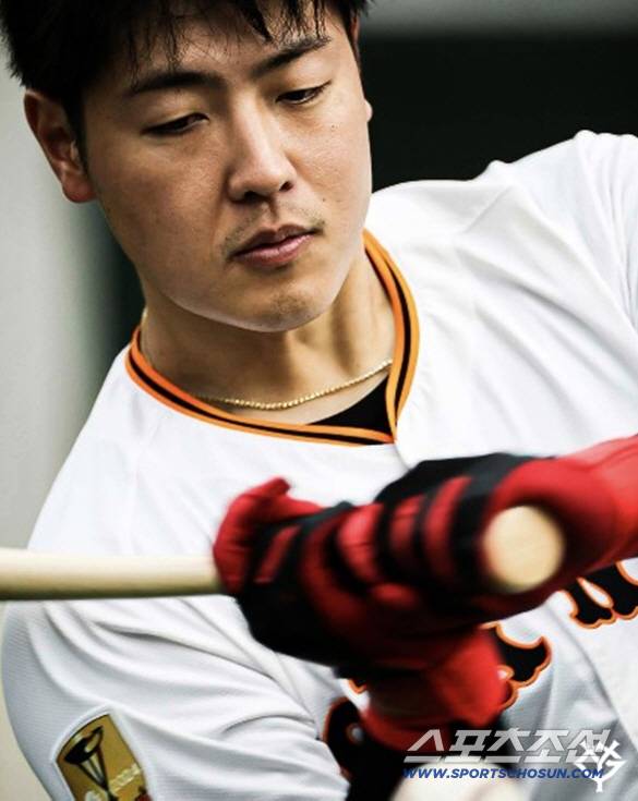 포스팅을 통해 메이저리그 진출을 앞둔 오카모토. 야마구치 요미우리 구단주는 "오카모토가 팀을 위해 헌신했다"라며 포스팅 허용 이유를 설명했다. 사진출처=요미우리 자이언츠 SNS