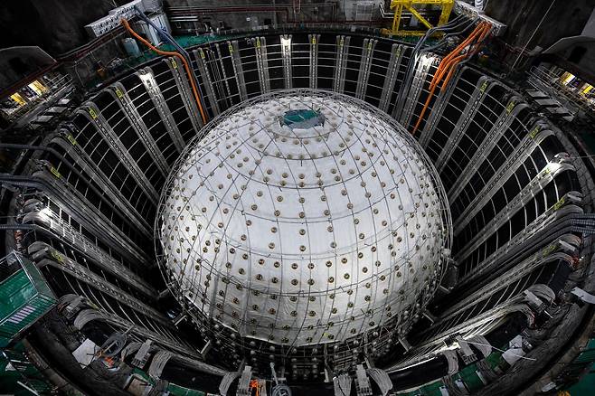 중국 최신식 중성미자 검출 기기 ‘주노’의 모습. 주노 제공