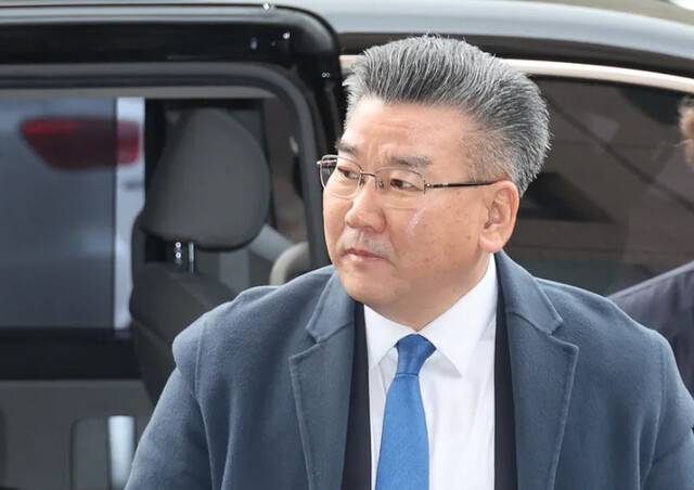 2023년 12월9일 유병호 당시 감사원 사무총장이 오전 경기 과천시 고위공직자범죄수사처에 도착해 취재진의 질문을 받고 있다. 신소영 기자 viator@hani.co.kr