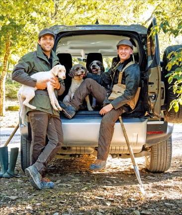 사냥개와 떠나는 트러플 헌팅 투어.