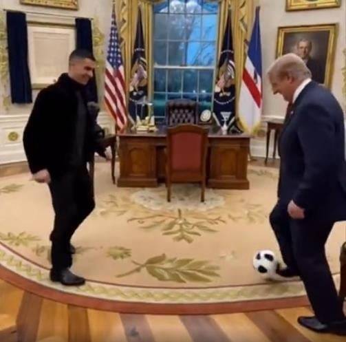 도널드 트럼프 미국 대통령과 크리스티아누 호날두가 축구하는 모습을 담은 AI 영상. 사진=트럼프 트루스소셜