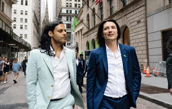 로빈후드 공동 창립자 테네프(오른쪽)와 바이주 바트./연합뉴스