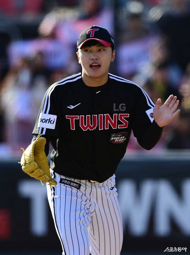 LG 선발진의 뎁스가 한층 두꺼워질 전망이다. 내년 시즌에는 김윤식, 라클란 웰스가 힘을 보탠다. 스포츠동아DB