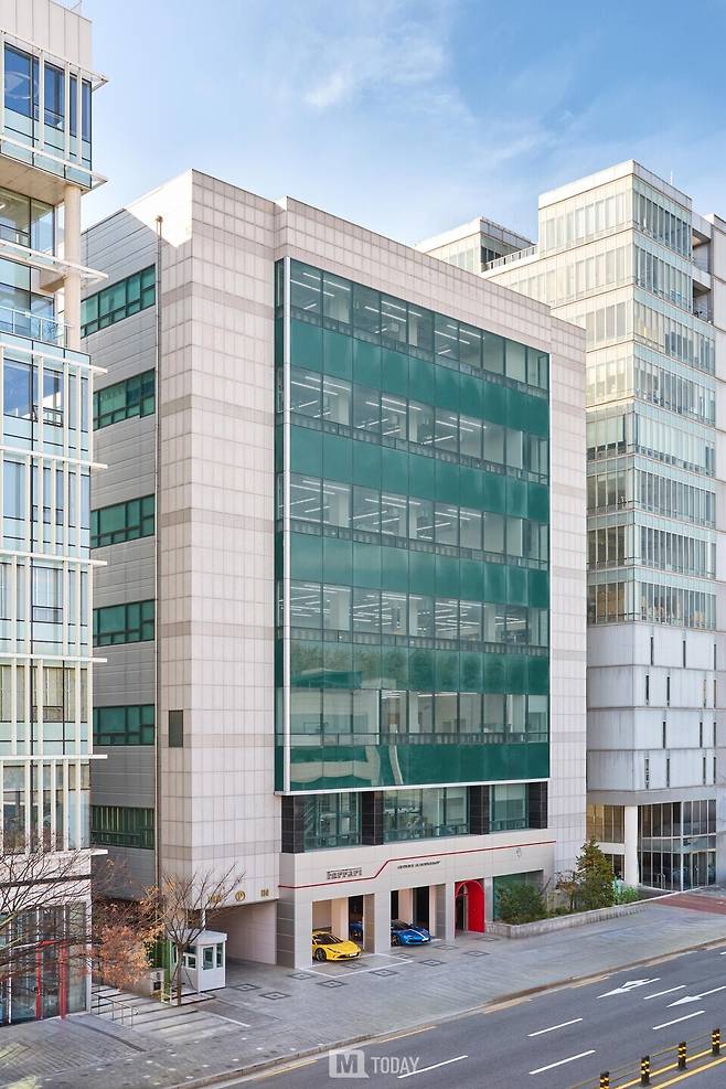 페라리 성수 서비스센터 (출처 : FMK)