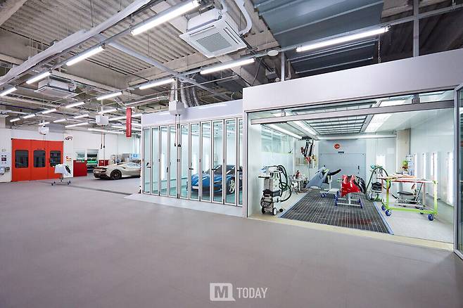 페라리 성수 서비스센터 (출처 : FMK)