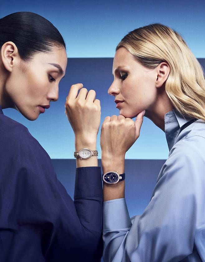 브레게 설립 250주년을 기념해 선보인 레인 드 네이플 컬렉션은 크게 두 가지 라인으로 구성됐다. 사진 브레게