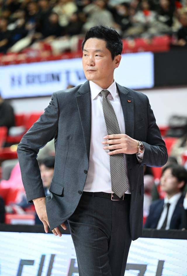 중국은 전희철 감독의 SK가 어떤 전술을 활용했는지 철저히 분석하고 있다. 사진=KBL 제공