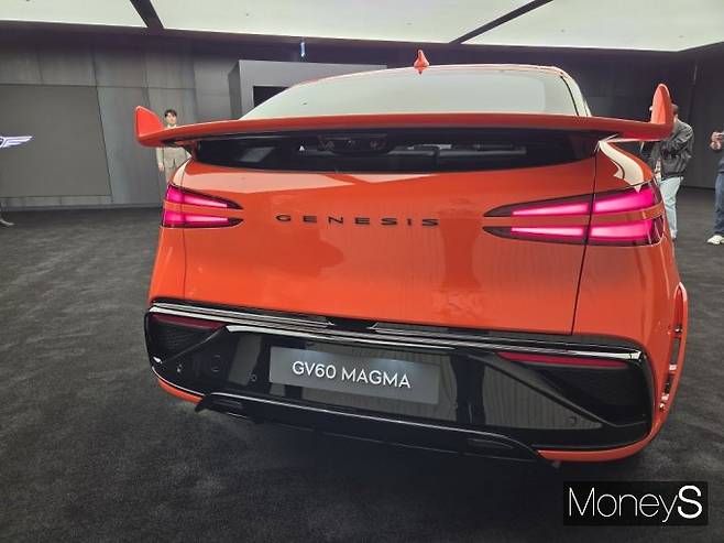 GV60은 후륜에 고마찰 GG등급이 적용된 고성능 마찰재를 신규 적용해 제동 이음까지 고급감 있게 구현했다. /사진=최유빈 기자