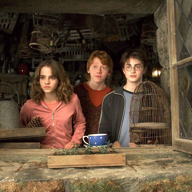 (왼쪽부터) 엠마 왓슨(헤르미온느 역), 루퍼트 그린트(론 위즐리 역), 다니엘 래드클리프(해리포터 역). 워너 브러더스 코리아