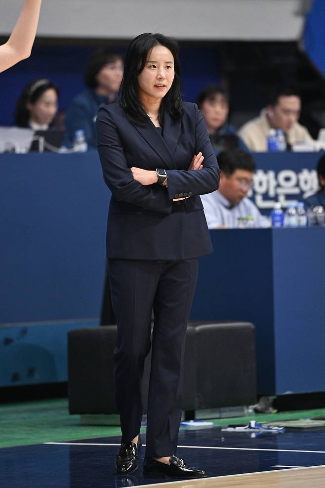 최윤아 신한은행 감독 [한국여자농구연맹 제공. 재판매 및 DB 금지]