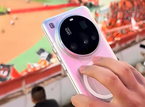 샤오미 15 울트라 [유튜브(@Trendy Dr) 갈무리]