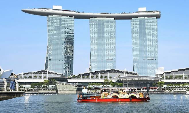 싱가포르 관광의 대표적인 이미지를 가진 복합리조트 ‘마리나 베이 샌즈’ 전경.&nbsp;게티이미지뱅크