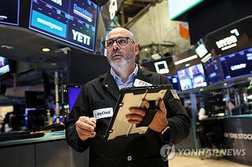 뉴욕증권거래소의 트레이더 [뉴욕 AFP=연합뉴스. 재판매 및 DB 금지]