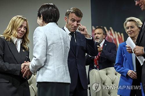 G20 회의장에서 만난 유럽 주요 지도자들과 일본 총리 [풀/AFP 연합뉴스 재판매 및 DB 금지]