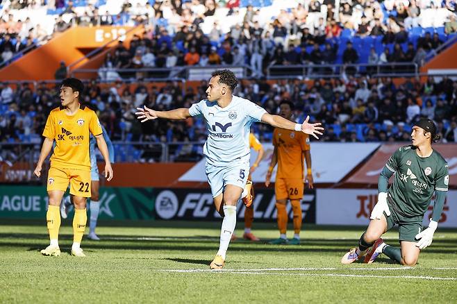 대구FC 지오바니가 골은 넣은 뒤 세레머니를 하고 있다. /대구FC 제공