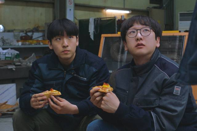 제26회 부산영화평론가협회상 심사위원특별상 수상작 '3학년 2학기' 스틸컷. 작업장 봄 제공