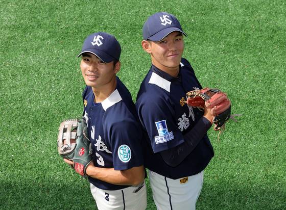 유신고 오재원(왼쪽) 신재인. 강정현 기자