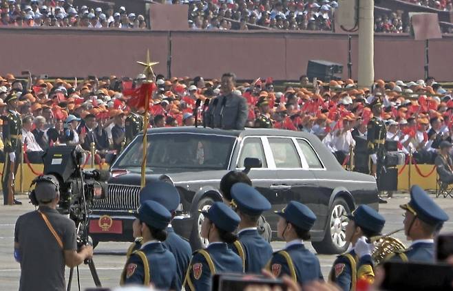 시진핑 중국 국가 주석이 지난 9월3일 중국 베이징 톈안먼 광장에서 열린 전승절 80주년 기념 대규모 열병식에서 사열하는 모습 2025.9.3 (베이징 교도=연합뉴스)