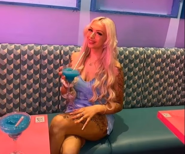 여성 교도관 이사벨 데일(23). 더 선