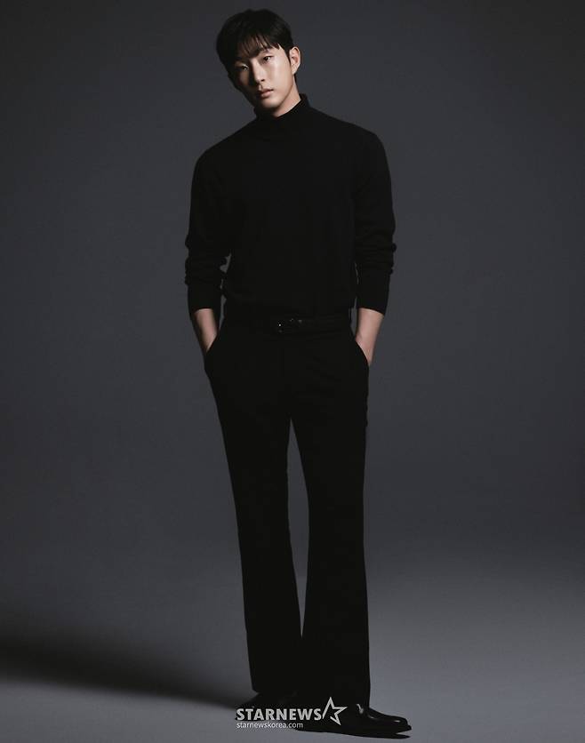 SBS 드라마 '우주메리미'의 배우 배나라가 21일 진행된 라운드 인터뷰를 위해 포즈를 취하고 있다. /사진제공=YY엔터테인먼트 /2025.11.21 /사진=김휘선 hwijpg@