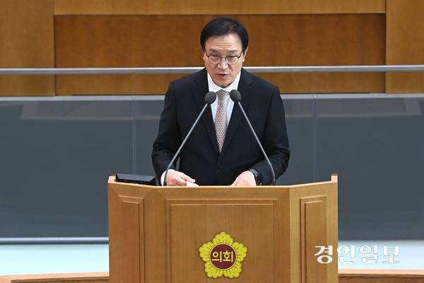 지난 5일 수원시 경기도의회 본회의장에서 제387회 정례회 제2차 본회의에서 발언 중인 임태희 경기도교육감의 모습. 2025.11.5 /최은성기자 ces7198@kyeongin.com
