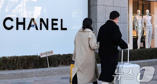 서울 시내 한 백화점 샤넬 매장.(사진은 기사 내용과 관련이 없음). 2025.1.10/뉴스1 ⓒ News1 김성진 기자