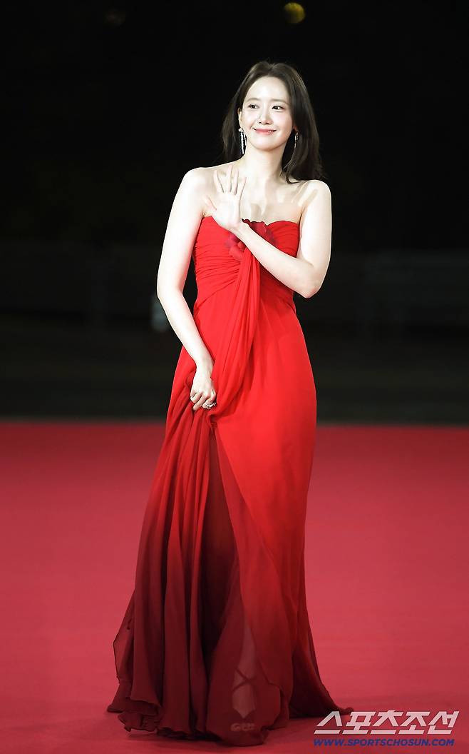 제46회 청룡영화상 시상식이 19일 여의도 KBS홀에서 열렸다. 윤아가 레드카펫을 빛내고 있다. 정재근 기자 cjg@sportschosun.com/2025.11.19/