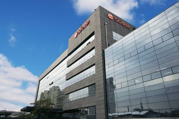 오리온은 올해 3분기 누계 매출액이 2조4079억원으로 최고 실적을 쓰면서도 영업이익률이 두 자릿수를 기록했다. 이에 오리온의 외형과 내실 둘 다 다지는 비법에 관심이 쏠린다. /오리온