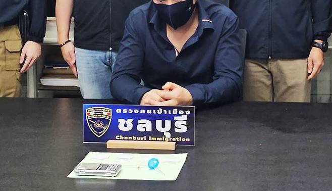 태국 파타야에서 마약 및 성매매 파티를 벌이다 지난 20일 현지 경찰에 체포된 김모(46) 씨. 사진=카오솟 잉글리시 캡처