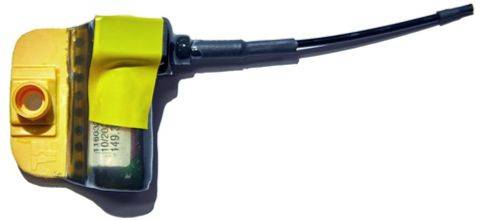 여우를 방사할 때 부착하는 초단파발신기.