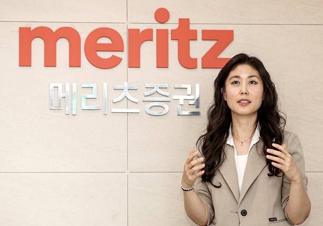 서울 종로구 메리츠증권 광화문 프리미어센터에서 신지영 1지점장이 한국경제신문과 인터뷰를 하고 있다. 문경덕 기자