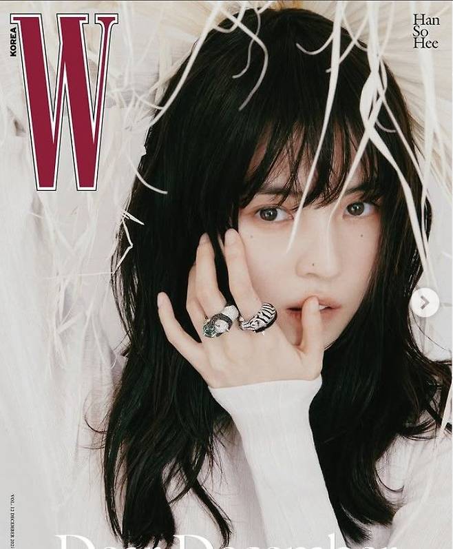 [서울=뉴시스] 한소희. (사진=더블유 코리아(W KOREA) 인스타그램 캡처) 2025.11.24. photo@newsis.com *재판매 및 DB 금지