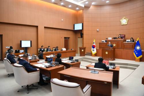 서흥원 양구군수는 25일 양구군의회 본회의장에서 열린 제313회 양구군의회 제2차 정례회 시정연설에서 2026년도 군정 운영 방향을 제시했다.